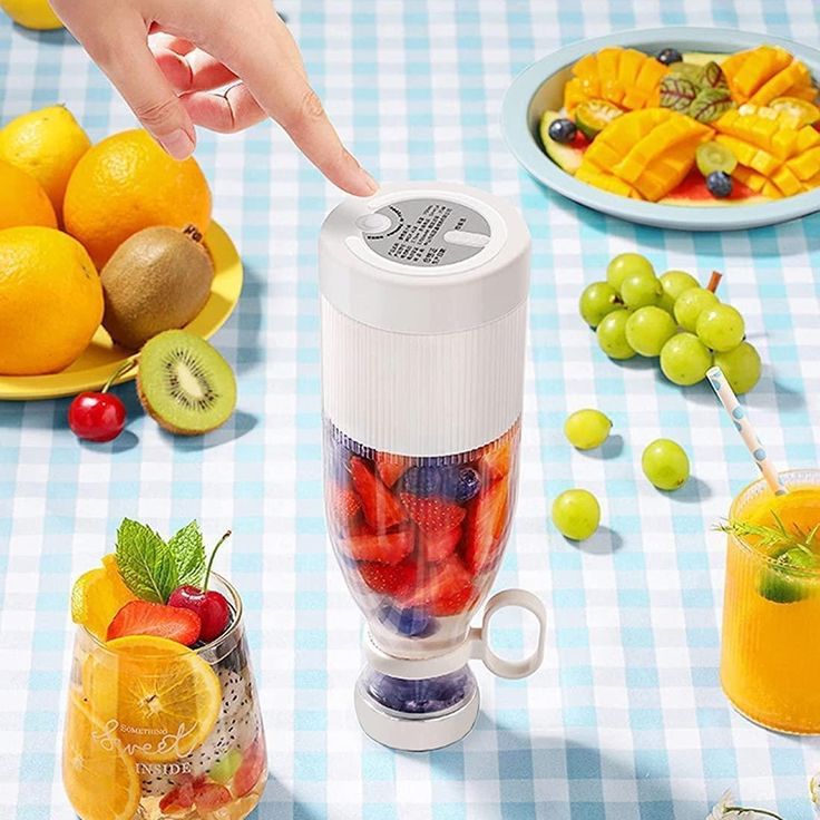 Mini USB Portable Juicer Blender – 420ml Rechargeable Bottle for Fresh Juices & Shakes