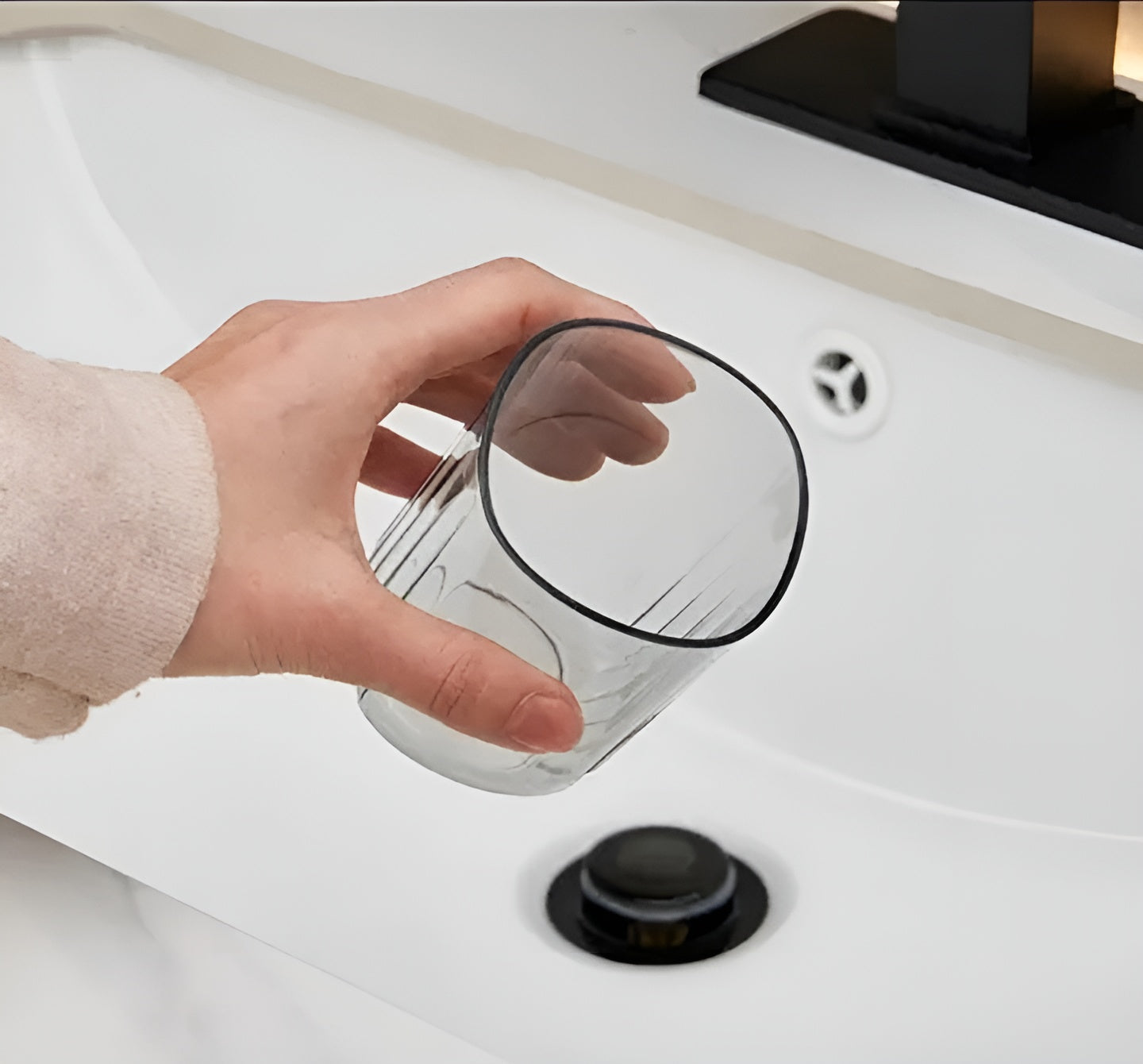 Travel-Friendly Transparent Toothbrush Cover – Hygienic & Anti-Bacterial Storage Case