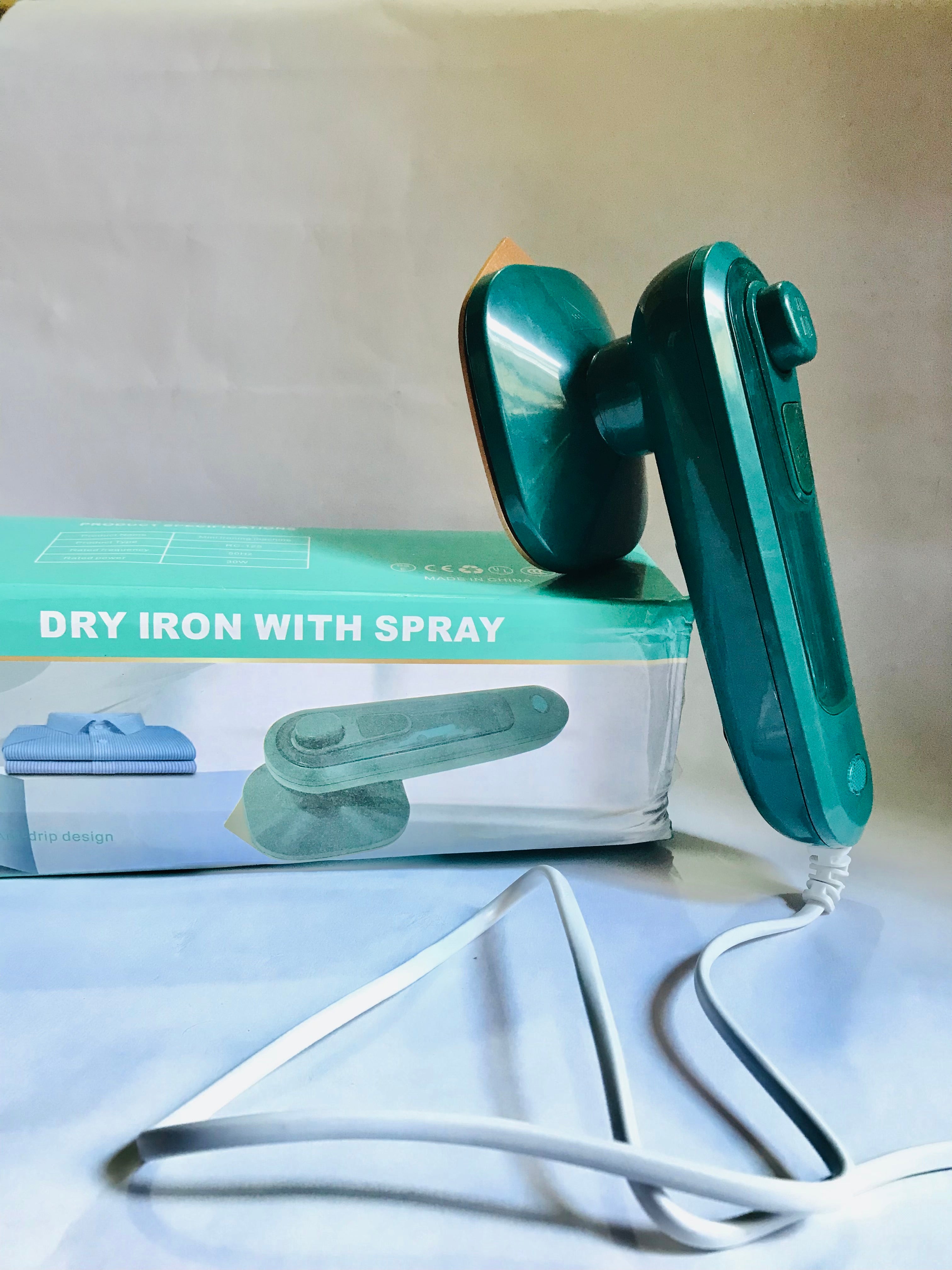 Handheld Mini Electric Steam Iron– Portable Heat Ironing for Dry & Wet Garments
