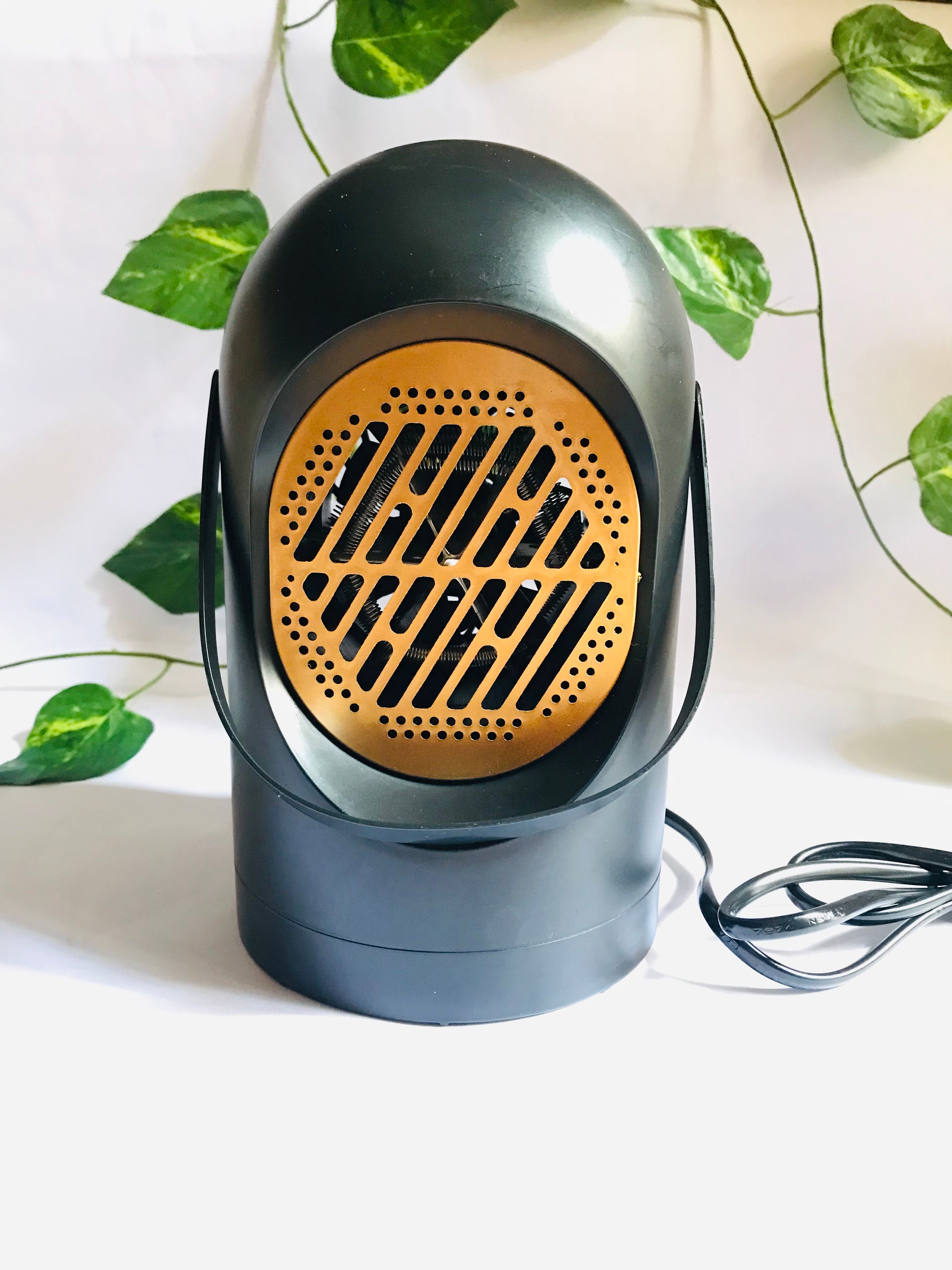 Mini Portable Electric Heater – Instant Warmth for Home & Office